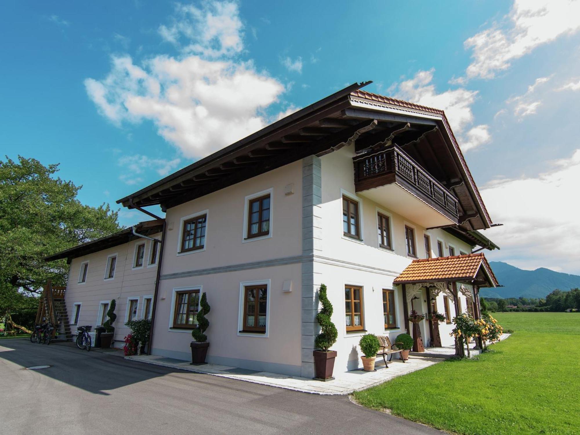Alluring Holiday Home In Ubersee With Whirlpool Exteriér fotografie